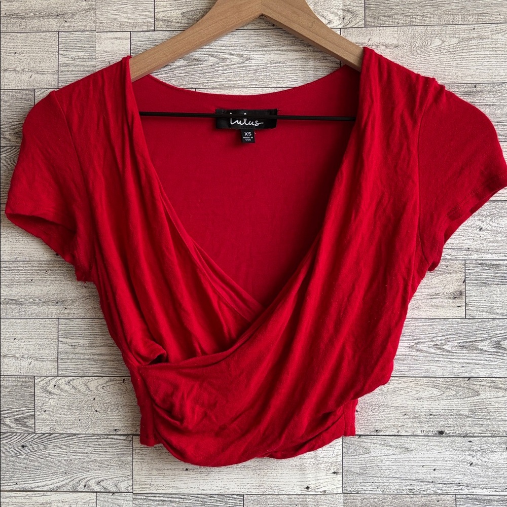 Red Lulus shirt short-sleeve wrap crop top stretch women’s XS
